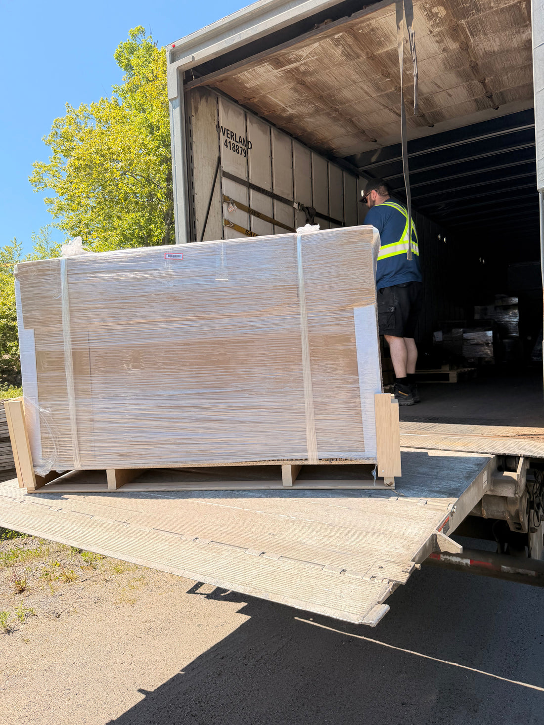 Free Vanity Shipping, Canada-Wide. Yes, Really.